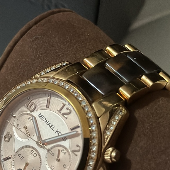 Michael Kors Watch-Yellow Gold Toned/Tortoise Band-Pink Face-Crystal Bezel-Box - Picture 5 of 17